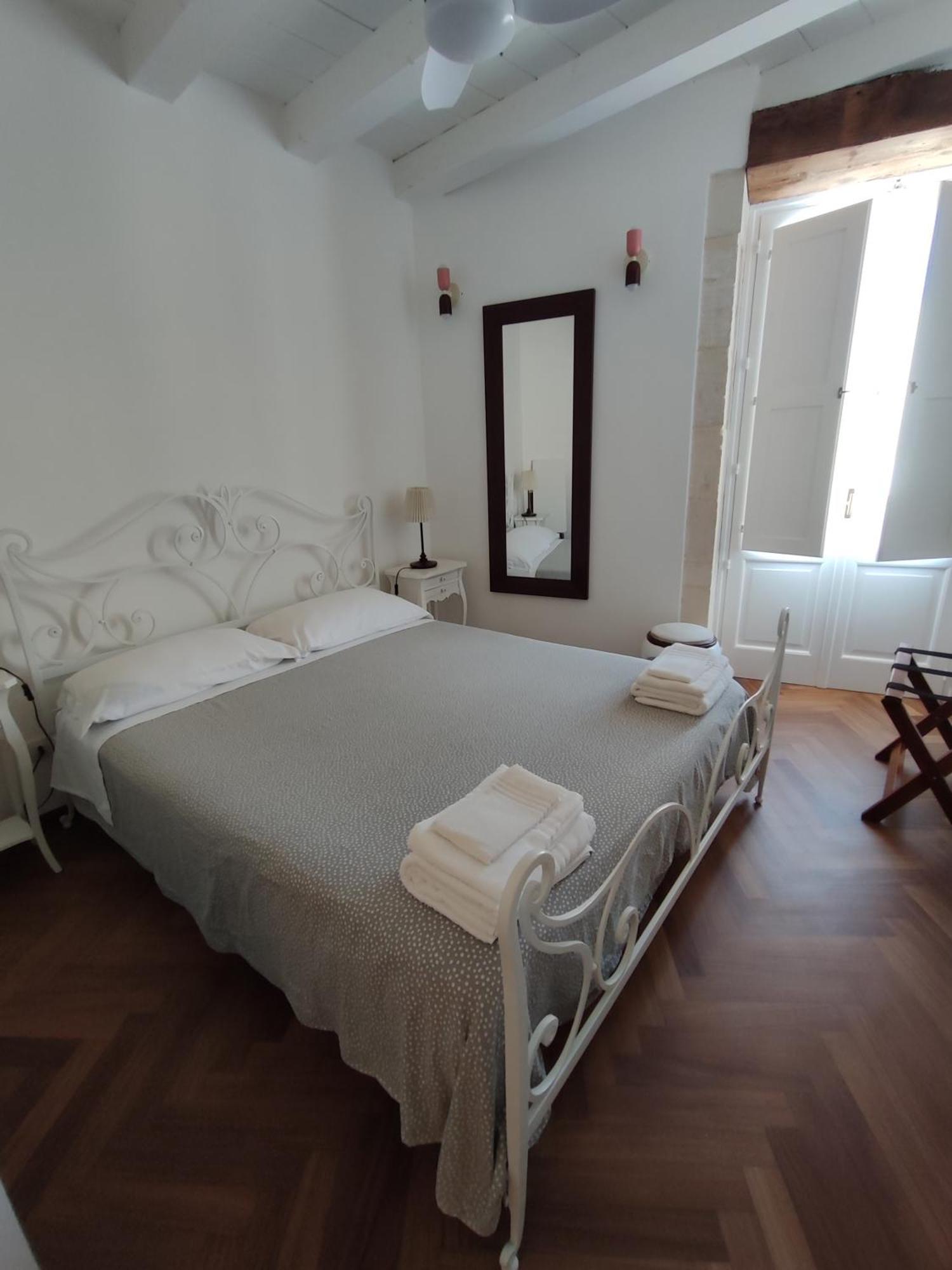 La Via Della Giudecca Bed & Breakfast Syracuse Exterior photo